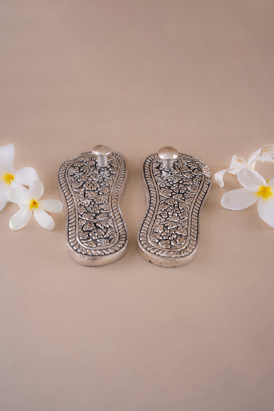 Antique charan paduka - Pitaltamba