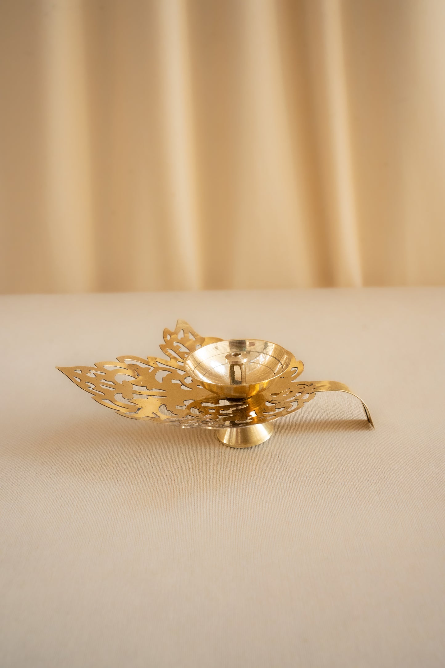 Leaf Brass Diya - Pitaltamba