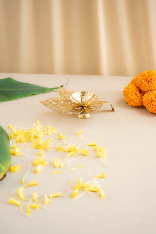 Leaf Brass Diya - Pitaltamba