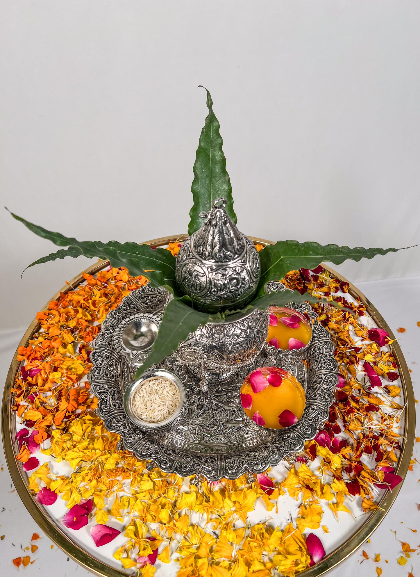 Haldi Platter With Mangal Kalash