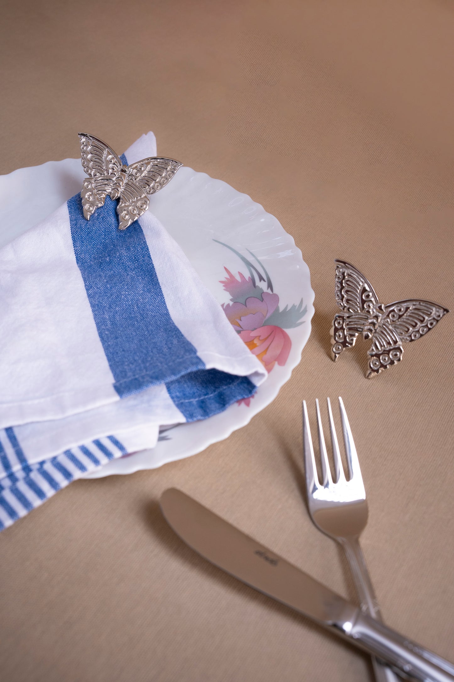 Elegant Butterfly-Shaped Napkin Rings Set