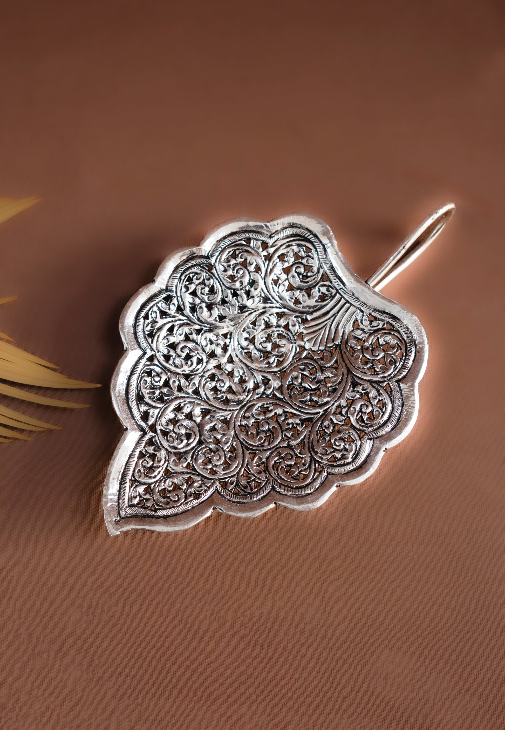 Leaf Platter with Pankhi (Combo Set) - Pitaltamba