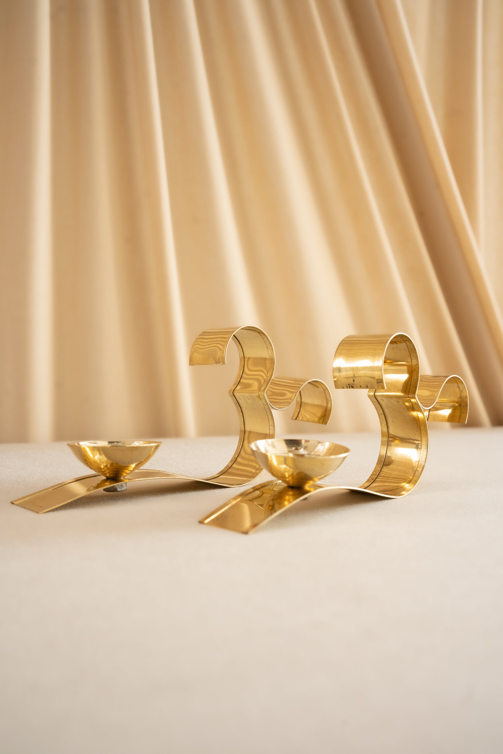 Om Brass Diya - Pitaltamba