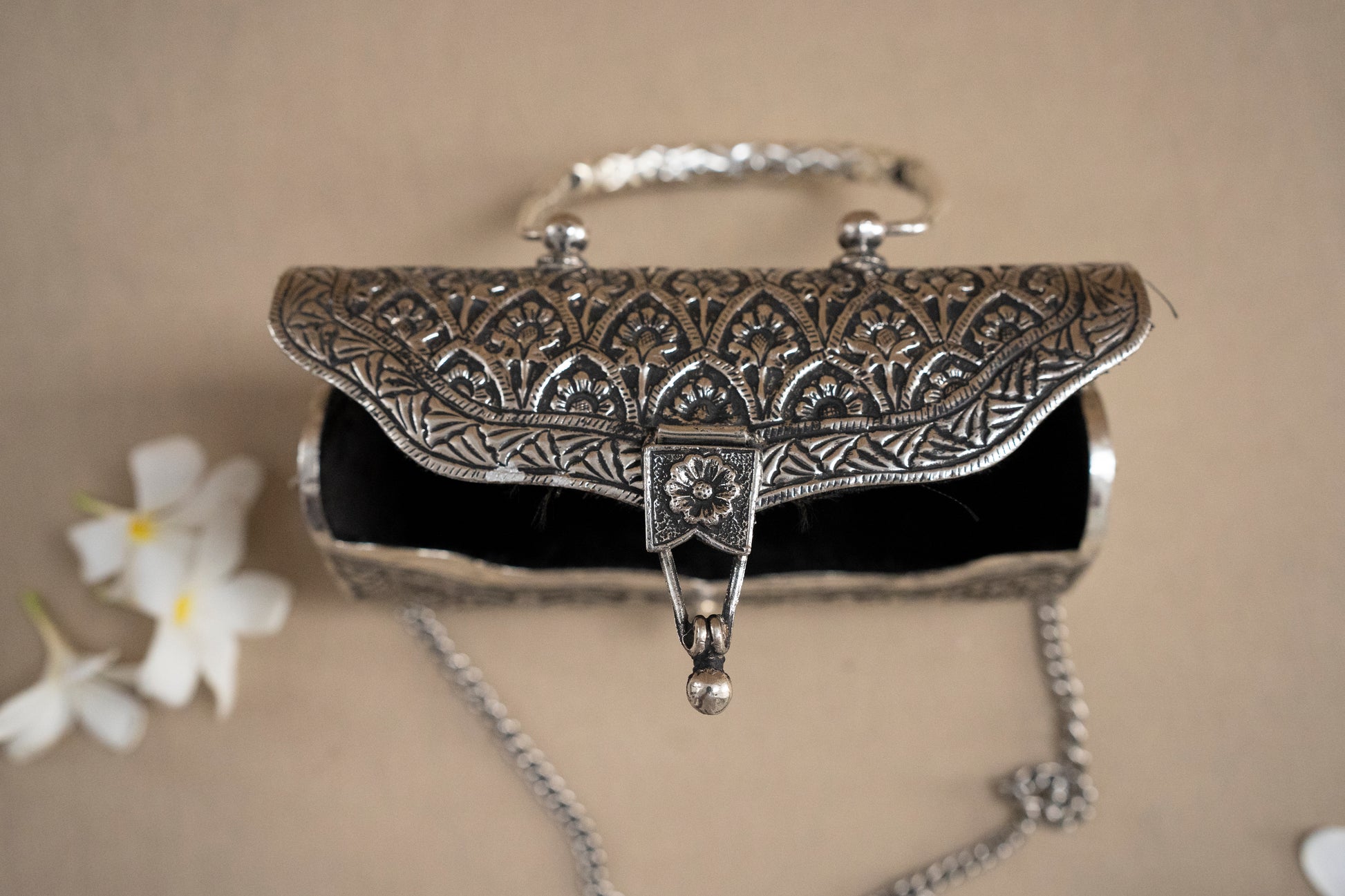 Intricate Carving Silver Purse / Clutch With Handle & String - Pitaltamba