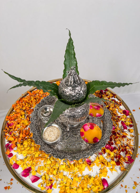 Haldi Platter With Mangal Kalash