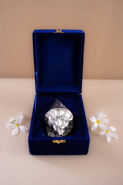 Shankh with fine plate - Pitaltamba
