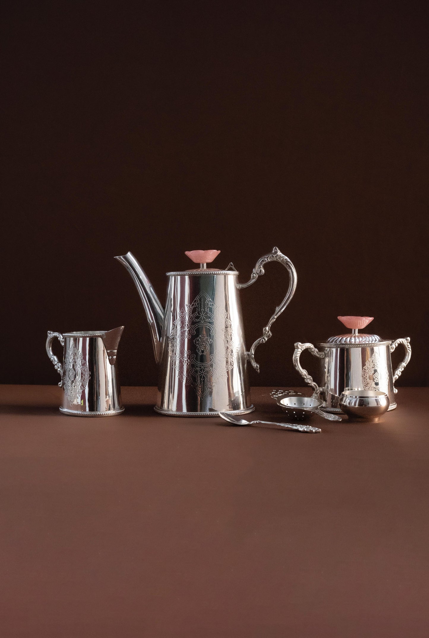 Tea Pot Set With Spoon & Strainer - Pitaltamba