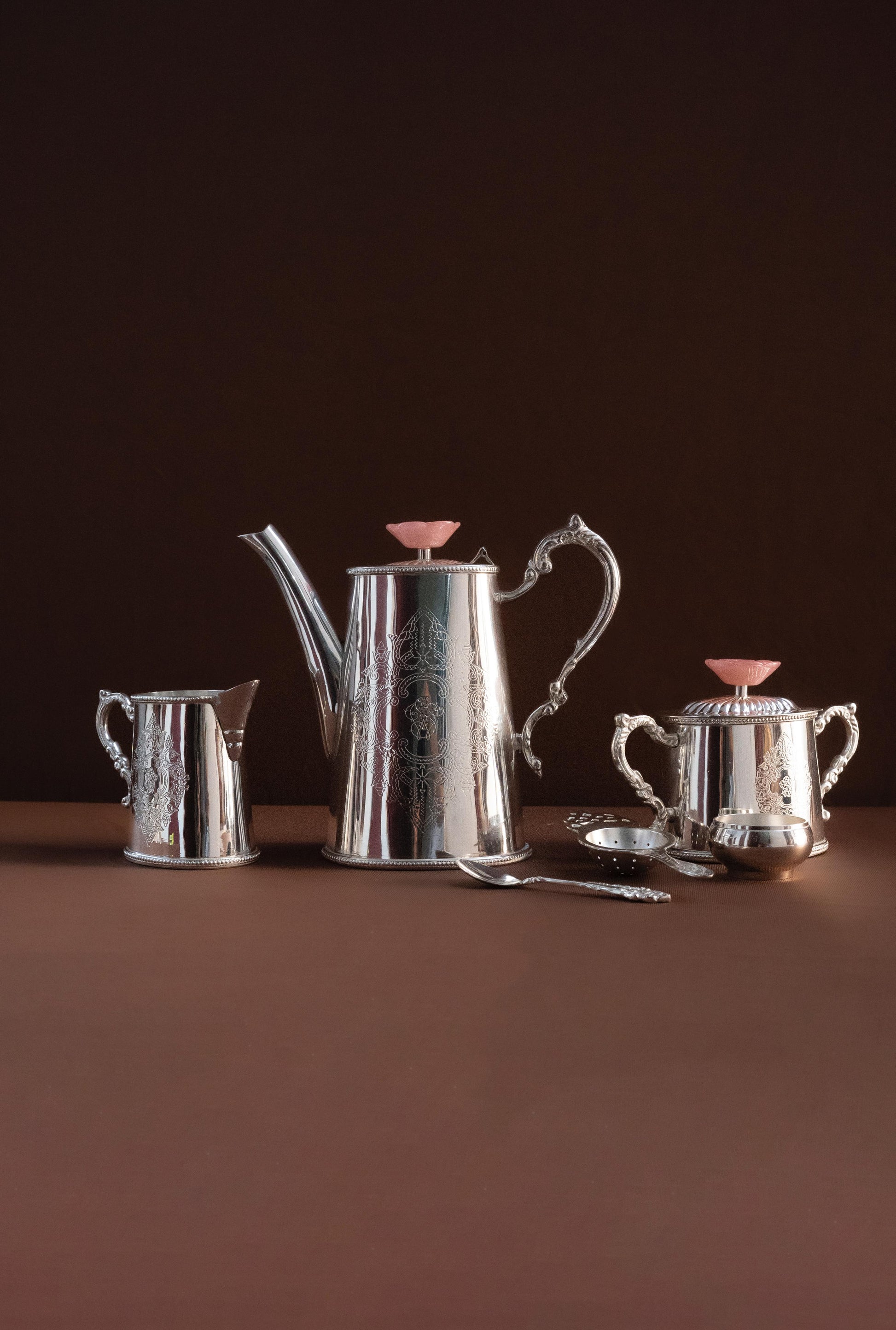 Tea Pot Set With Spoon & Strainer - Pitaltamba