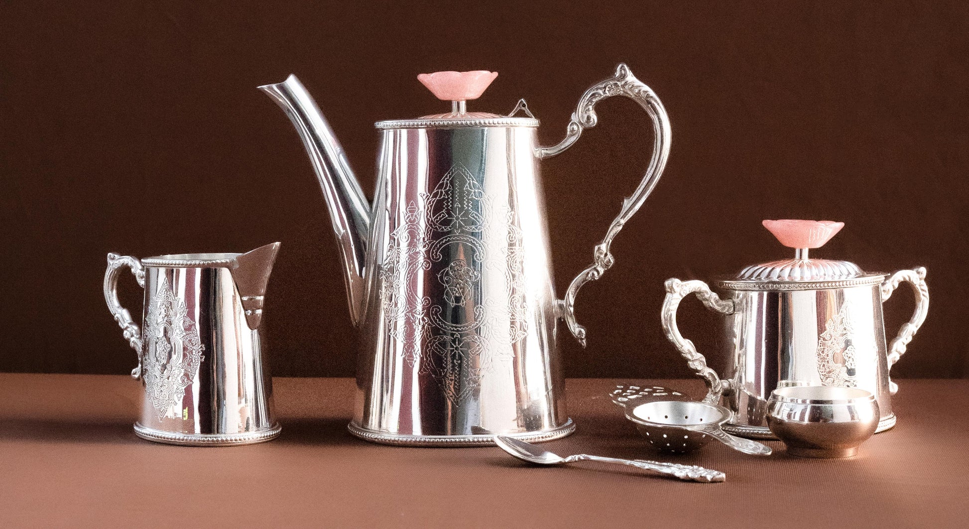 Tea Pot Set With Spoon & Strainer - Pitaltamba