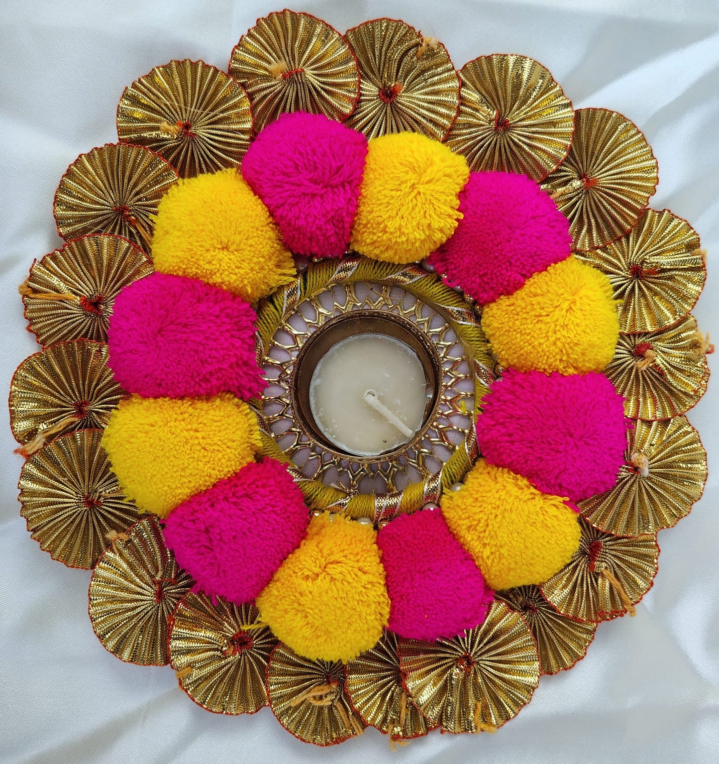 Big Diya Mat With Bandhej Clutch Bag - Pitaltamba